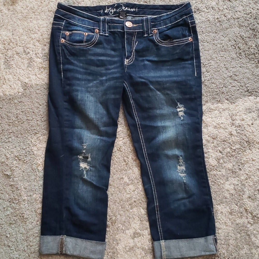 Distressed Cropped Jeans